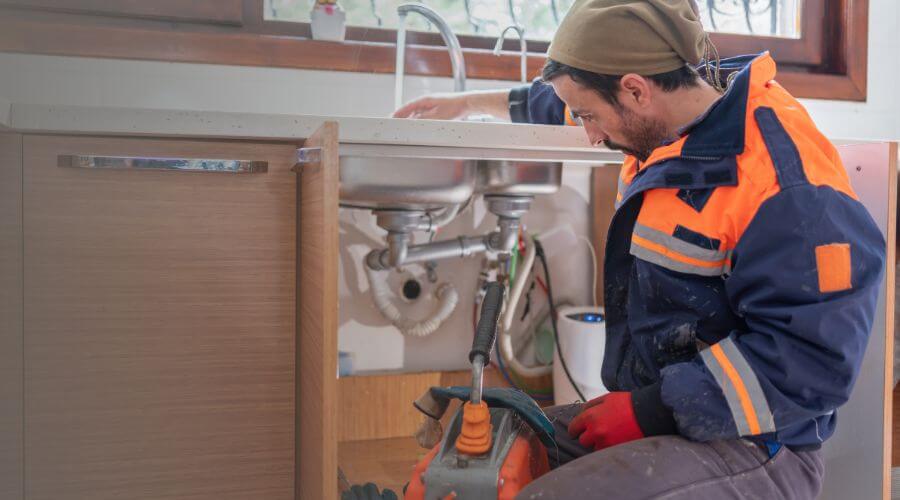 Expert burst pipe repair services in Seymour, TX